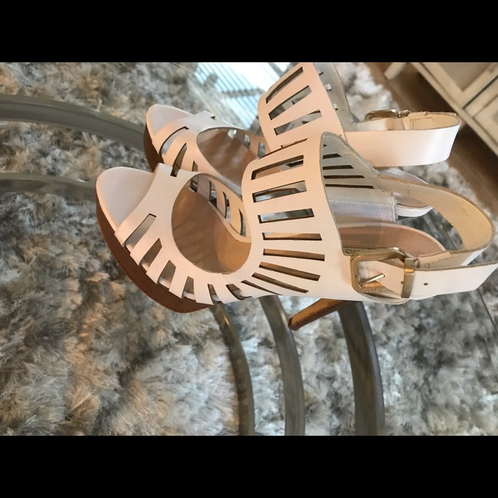 Guess white heels size 8M